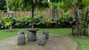 Natures Touch Villa & Cafe