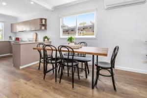 Seaside Haven Short 250 Metre Walk To The Beach