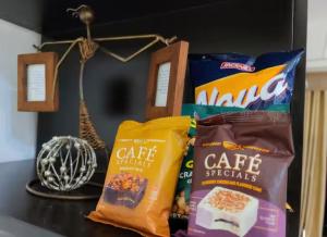 Incredible Makati Studio Unit w Stunning view & 65 TV