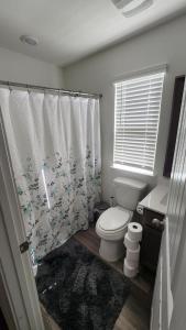 New Braunfels Modern Spacious 5-bedroom house