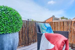 Cozy FedHill Gem plus Parking and Walk to Harbor and Stadiums