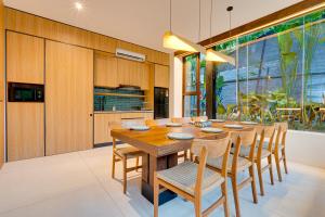 Luxury 4BR Villa Pasisi 12 Canggu