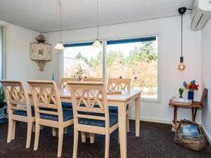 6 person holiday home in Glesborg