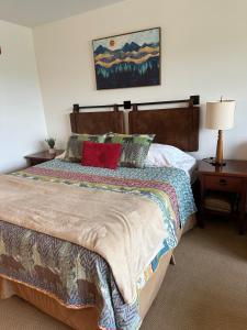 Cozy Studio Resort Stay Mountain Creek Pool Hiking