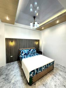 Beachfront Staycation-The Residence