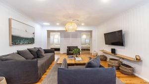 The One Pearl Beach- Pet Friendly, firepit, walk to beach