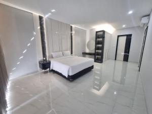 The Hill Ocean View - 17A