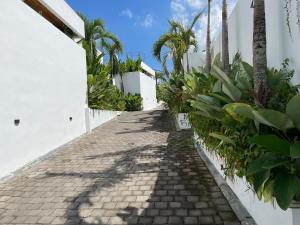New! Chic 2BR tropical villa near Canggu