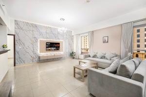 Luxury 1BR in JBR Center Sea & Dubai Eye View