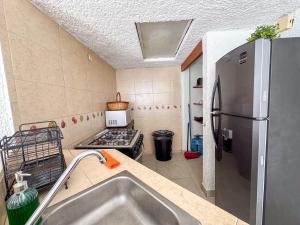 Enorme casa con jardín y unos pasos del mar