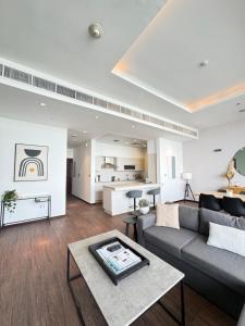 Palm Jumeirah 1BR luxurious & gorgeous view - 5hvězdičkové hotely ve městě Dubaj