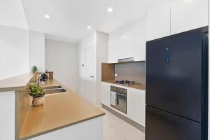 Near Airport 2BR APT & Self Check-in