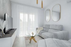 Pearl Marina Luxury Apartment with Parking and Close to the Beach by Renters Prestige