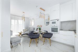 Pearl Marina Luxury Apartment with Parking and Close to the Beach by Renters Prestige