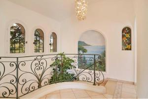 A C Villa with Pool & Jacuzzi 3BR 6P - Vallauris