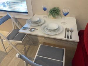 Bedford Town Contractors HQ, Park Your Van, Cosy Sleep, Fast Wifi