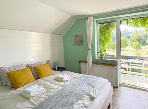 Deerwood Villa-Modern cozy 2br apartment with castle view 
