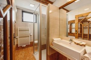 Hotel loj - our kind of place