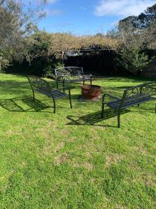 Ellis Cottage Sorrento plus Guest House