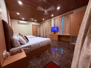 Royal park hotel & Swimming pool