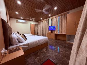 Royal park hotel & Swimming pool