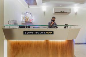 Townhouse OAK Hotel Shubhangan Near Juhu Beach