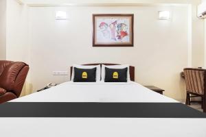 Townhouse OAK Hotel Shubhangan Near Juhu Beach