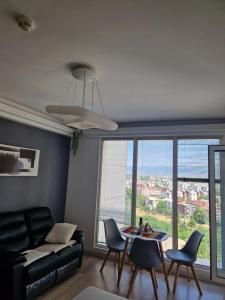 Modern, fully equiped condo with great view in luxurious complex