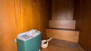 Modern 2BR Resort Apartment with Pool & Gym, Malabe