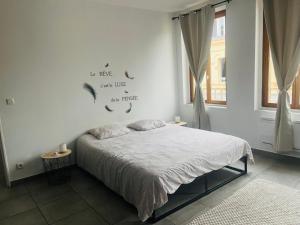 Apt F2 1er étage centre ville