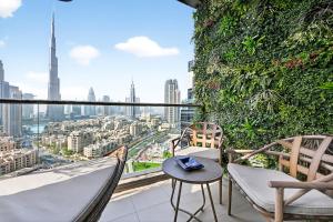Stunning 2 Bdr Luxury Burj Khalifa view