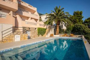 3 star apartement Villa Perla Ba&scaron;ka Voda Horvaatia