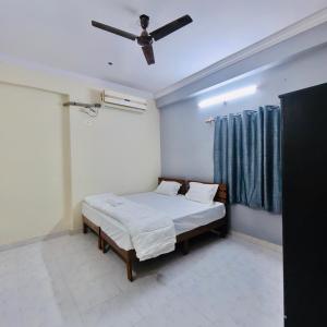 Karthikeya Guest Inn