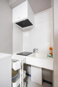 Roppongi 3min Walk, Shinjuku 10min,Shibuya 15min, Tokyo Tower 58sqm for 6