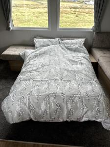 Luxury static caravan on SunnySands with mountain views