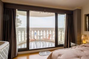 High-Floor City View Near SIAM