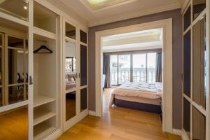 High-Floor City View Near SIAM