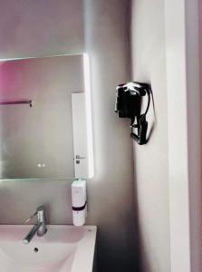 Family Central Retreat by Zeus Suites