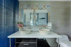 Beautiful top floor penthouse lovely sea views