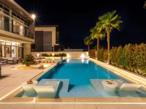 Dubai Hills Mansion Cinema, Gym & Luxe Pool