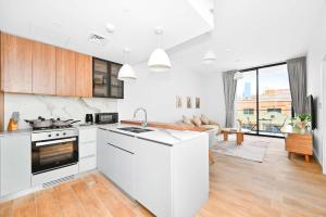 Modern 1BR w Balcony & Great Amenities JVC