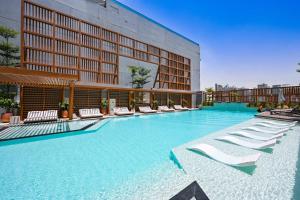 Modern 1BR w Balcony & Great Amenities JVC