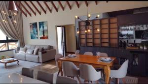 Casa do Vinho- condomínio Altos da Serra