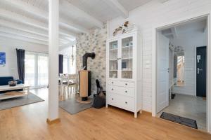 Baltic Home Houses Zastań with Parking by Noclegi Renters