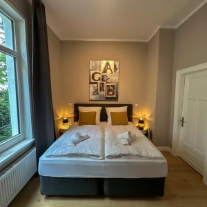 Uferresidenz - Altbau-Juwel mit Terrasse, Garten und Wasserblick