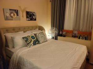 Spectacular Penthouse with Stunning Balcony in Eastwood Mall