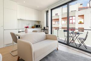 HostWise Cozy Studio with Balcony and Garage