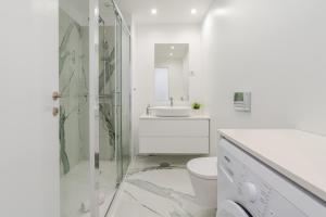 HostWise Cozy Studio with Balcony and Garage