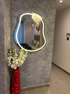 Wanderlust stays supernova