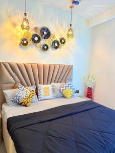 Wanderlust stays supernova